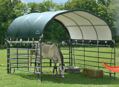 tente qui sert de box pour le bétail, chevaux et animaux